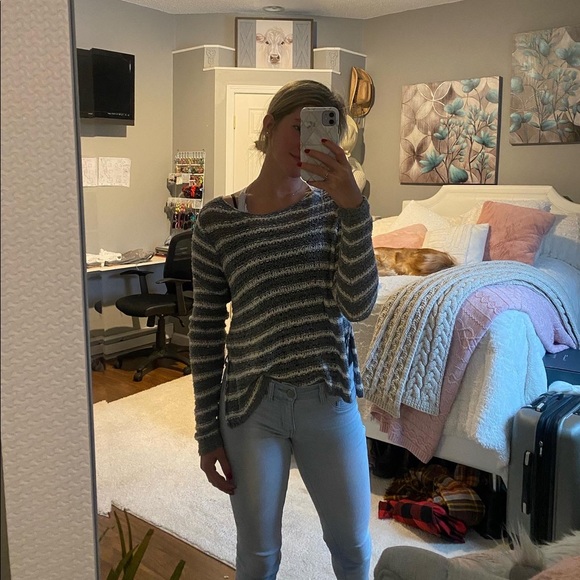 Hollister medium sweater - Picture 1 of 1